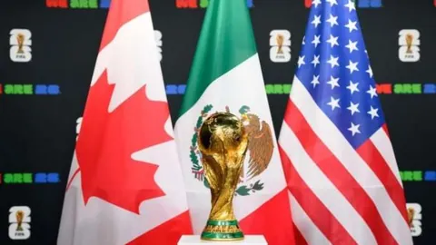 喀麦隆队非洲杯名单公布：姆伯莫领军，巴索戈新加盟，奥纳纳无缘参赛