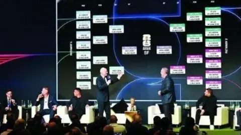 申花铁心分道扬镳？核心归化球员恐离队，双方僵局加剧，争夺战升级！